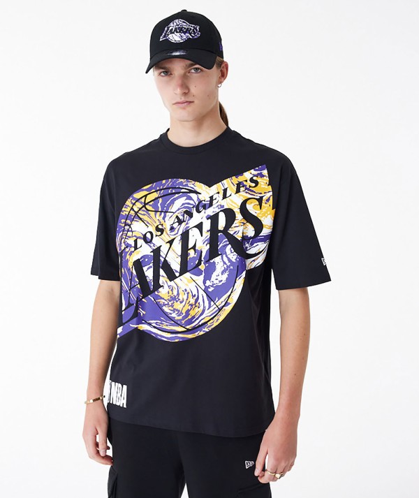 New Era T-Shirt Oversize LA Lakers NBA All Over Print Nera Uomo